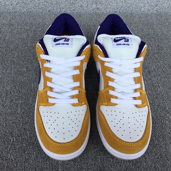 Nike SB Dunk Low Laser Orange - Picture 2 of 8